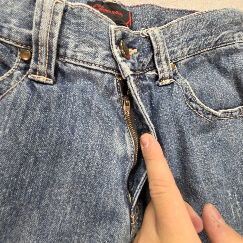 Levis important sizing